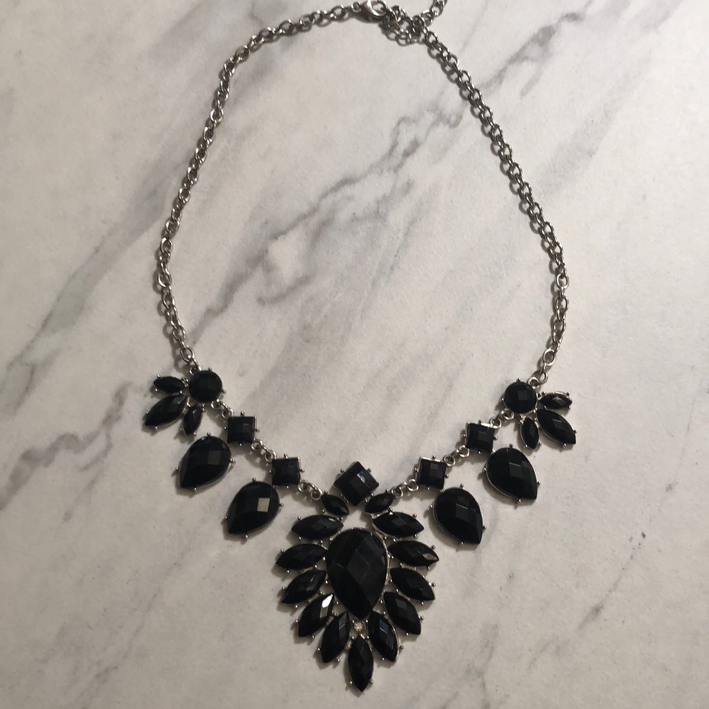 Classy black necklace